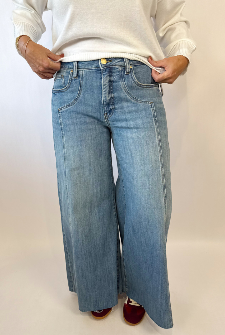 Kut From The Kloth: Blake High Rise Super Wide-Wistfulness-5- Denim-KUT FROM THE KLOTH-Usher & Co - Women's Boutique Located in Atoka, OK and Durant, OK