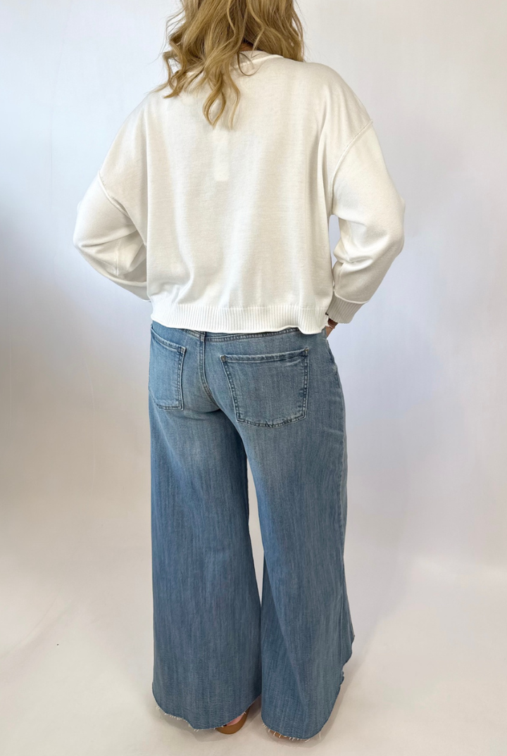 Kut From The Kloth: Blake High Rise Super Wide-Wistfulness-5- Denim-KUT FROM THE KLOTH-Usher & Co - Women's Boutique Located in Atoka, OK and Durant, OK