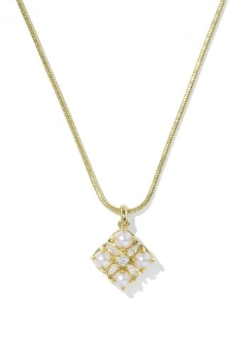 Kendra Scott: Dira Pearl Necklace-Gold-7- Jewelry-Kendra Scott-Usher & Co - Women's Boutique Located in Atoka, OK and Durant, OK