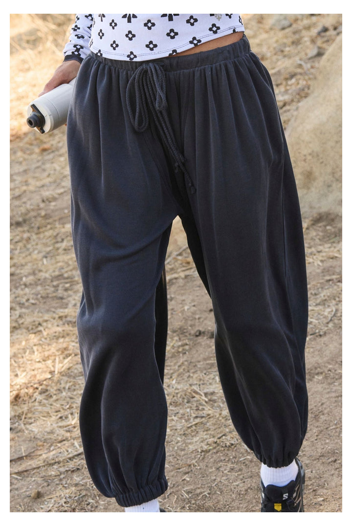 Free People Movement: Momentum Balloon Pants - Black-4- Bottoms-Free People Movement-Usher & Co - Women's Boutique Located in Atoka, OK and Durant, OK