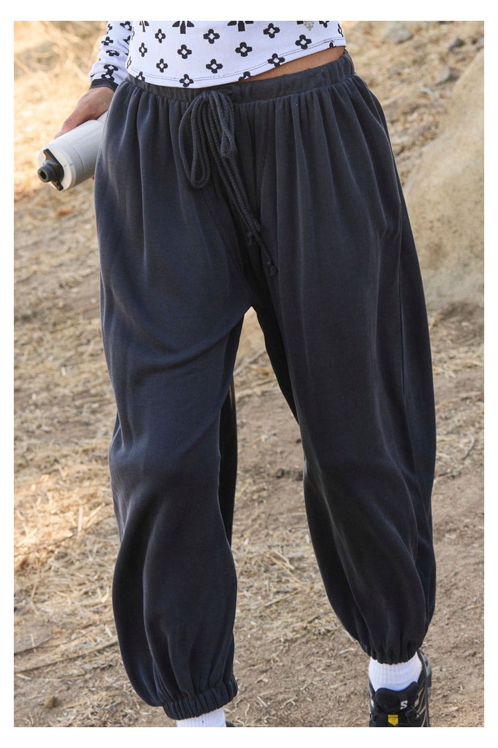 Free People Movement: Momentum Balloon Pants - Black-4- Bottoms-Free People Movement-Usher & Co - Women's Boutique Located in Atoka, OK and Durant, OK