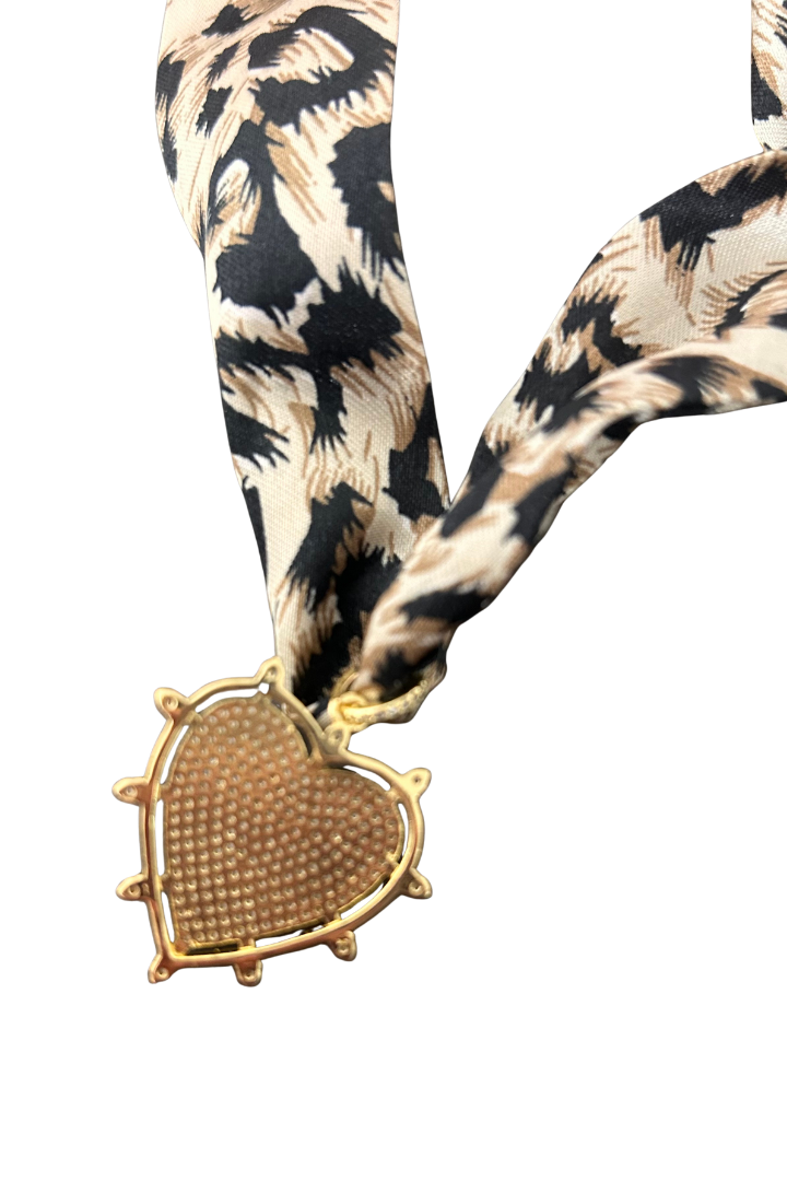 Cool Cat Closed Heart Burst Scarf Necklace-8- Accessory-VIRTUE-Usher & Co - Women's Boutique Located in Atoka, OK and Durant, OK