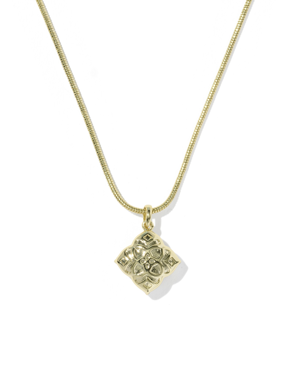 Kendra Scott: Dira Pearl Necklace-Gold-7- Jewelry-Kendra Scott-Usher & Co - Women's Boutique Located in Atoka, OK and Durant, OK