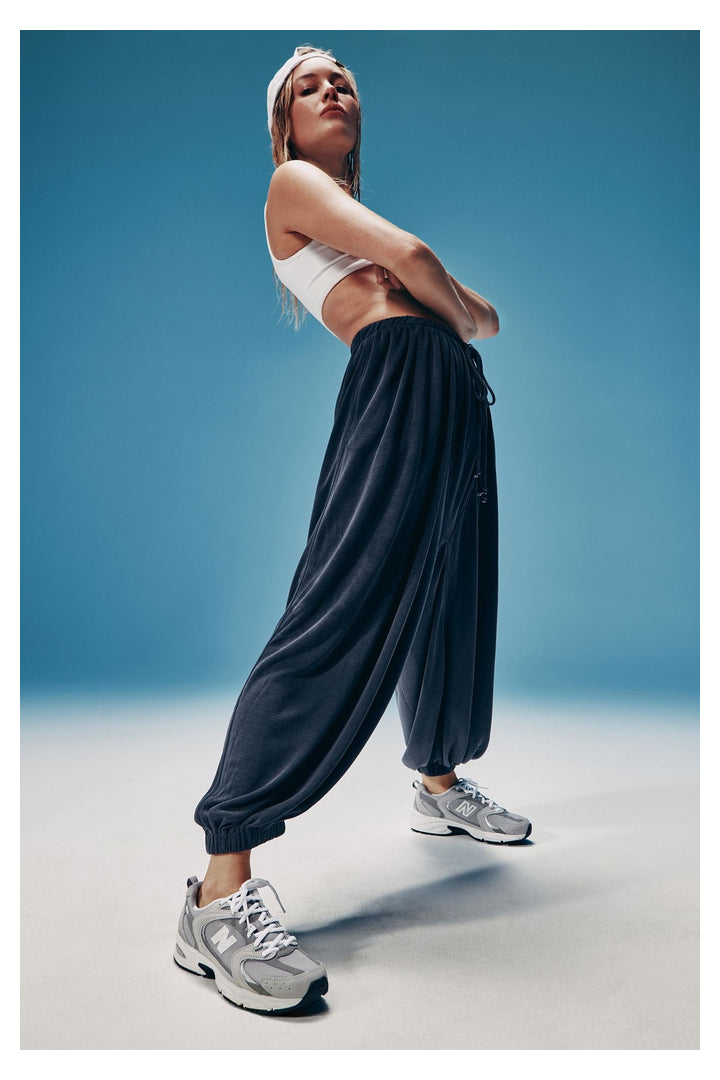 Free People Movement: Momentum Balloon Pants - Black-4- Bottoms-Free People Movement-Usher & Co - Women's Boutique Located in Atoka, OK and Durant, OK